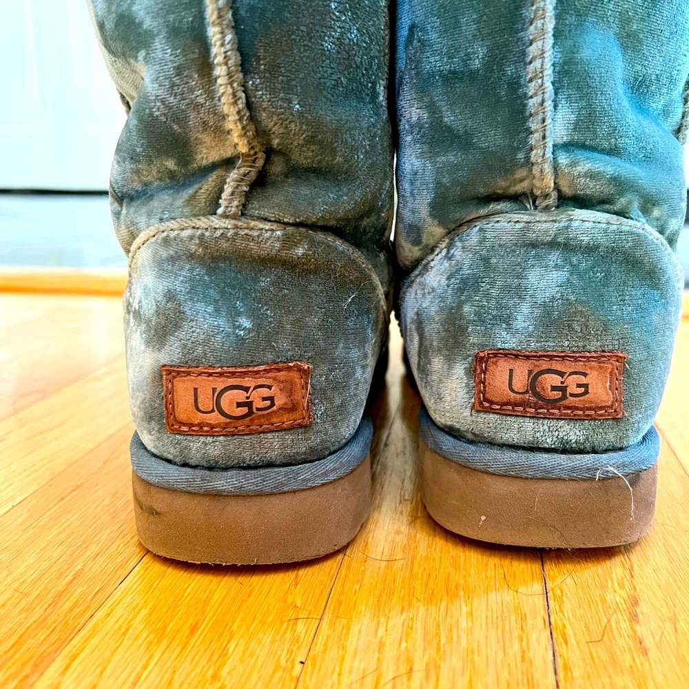 UGG Boots 8 Kids Green Velvet - Picture 3 of 7